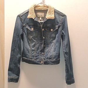 Jessica simpson short Jean jacket size small with fur collar warm penny lane